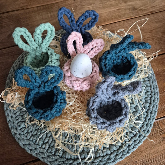 Gehäkelter Eierwärmer Hase aus Baumwolle – nachhaltige Osterdeko aus recycelter Baumwolle - handgemacht von FRANZISWELT