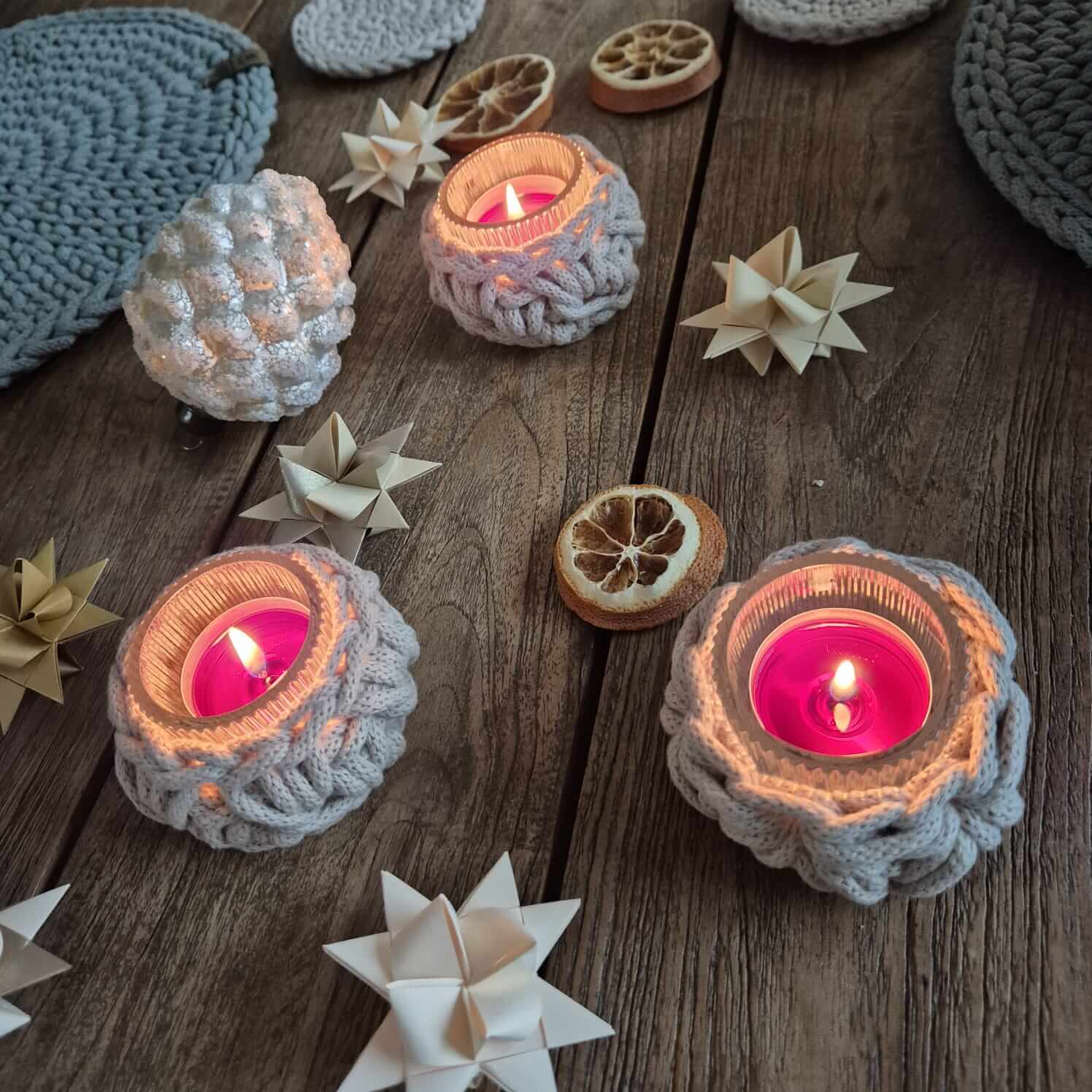 Gehäkelter Teelichthalter aus Baumwolle aus recycelter Baumwolle - handgemacht von FRANZISWELT - 2024 - 