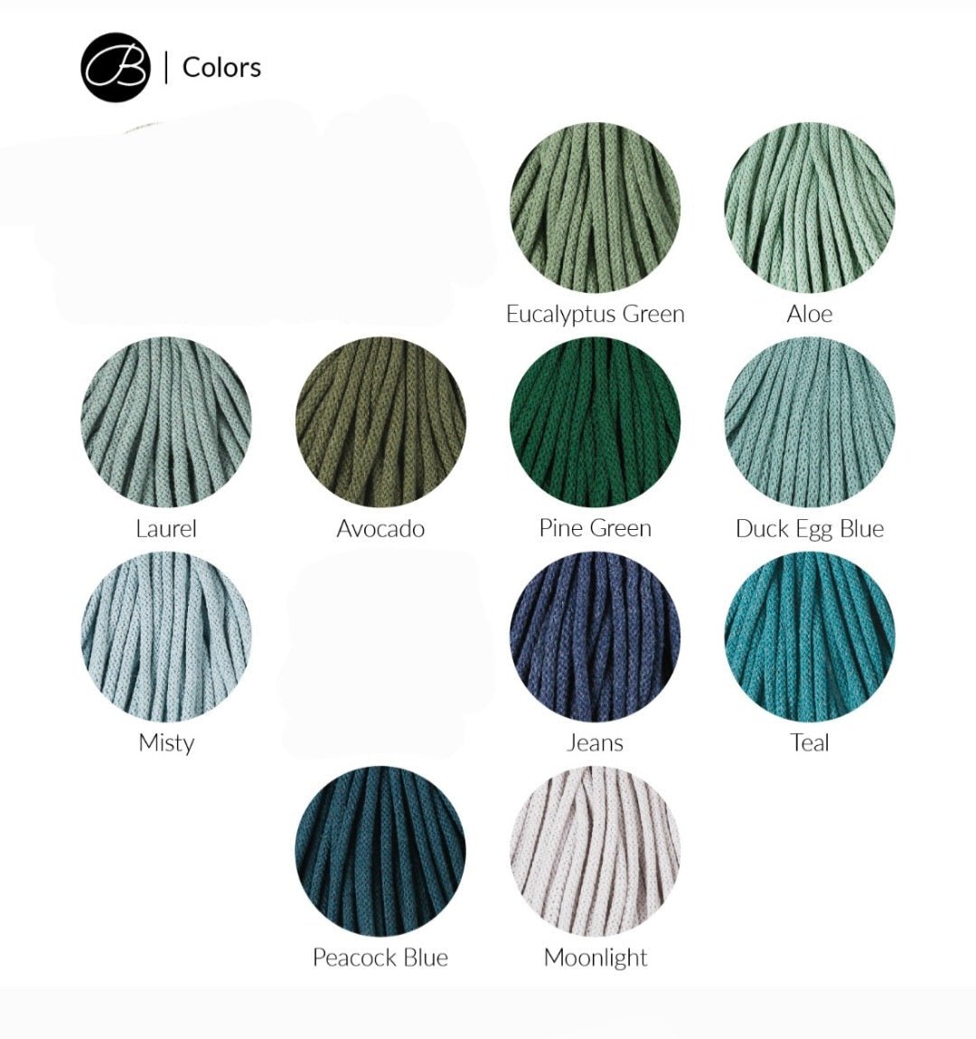 Farbübersicht recyceltes Baumwollgarn für gehäkelte Körbe – Eucalyptus Green, Pine Green, Teal, Jeans, Misty, Peacock Blue