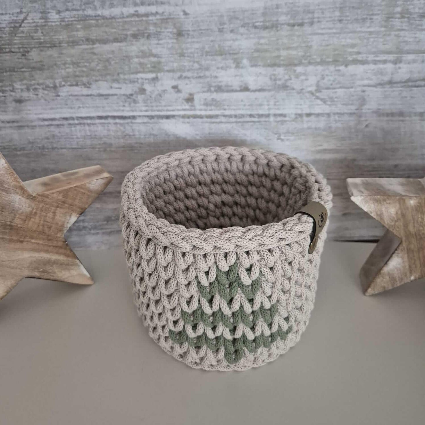 Häkelkorb mit Tannenbaummuster – handgemacht & nachhaltig - FRANZISWELT -2024-