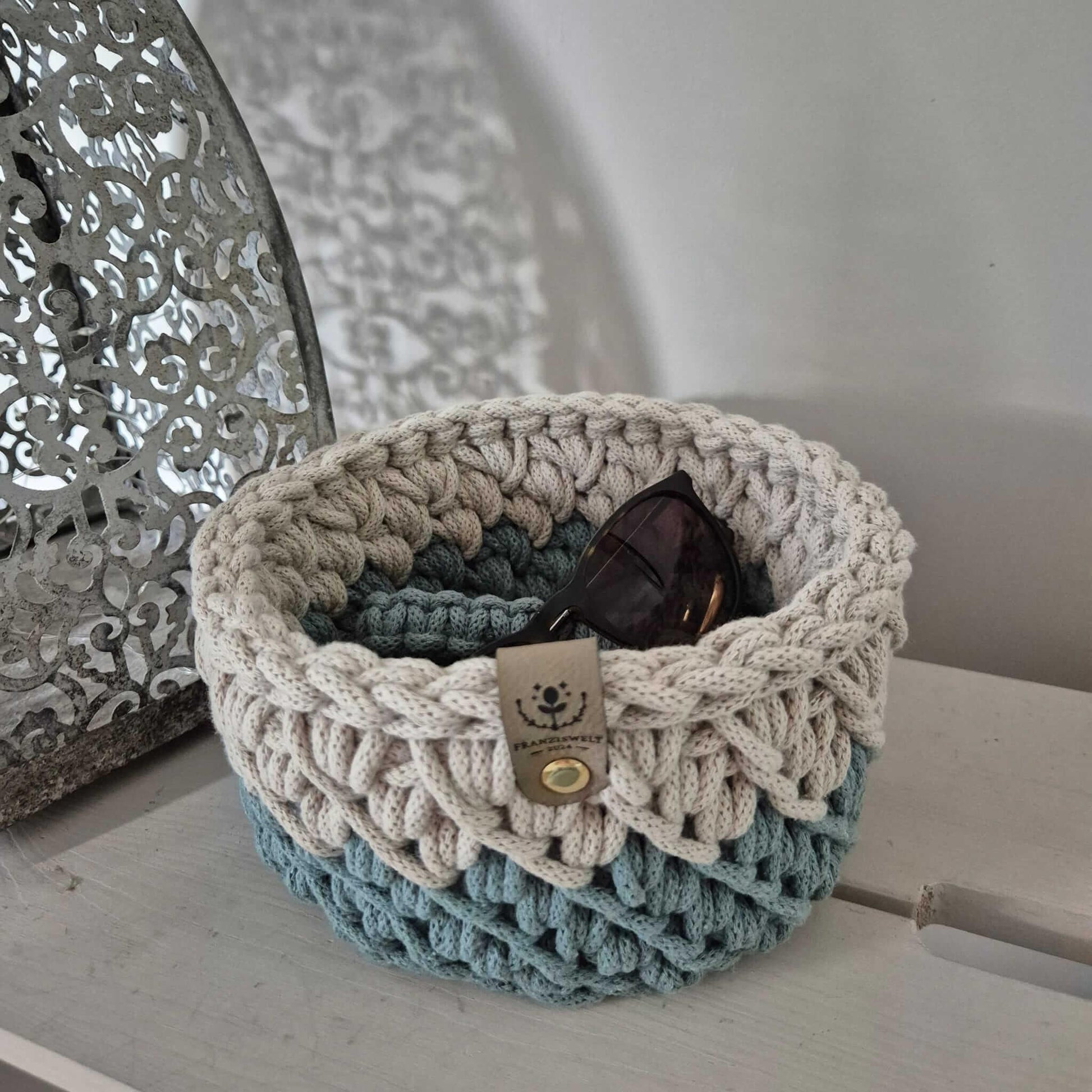 Zweifarbiger Häkelkorb zur Aufbewahrung - FRANZISWELT -2024-