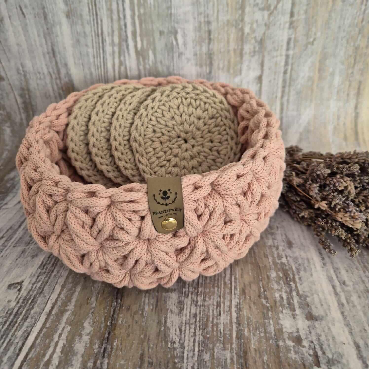 Untersetzer gehäkelt aus Baumwolle – Stilvoll & nachhaltig für Gläser, Becher & Tassen - FRANZISWELT -2024-