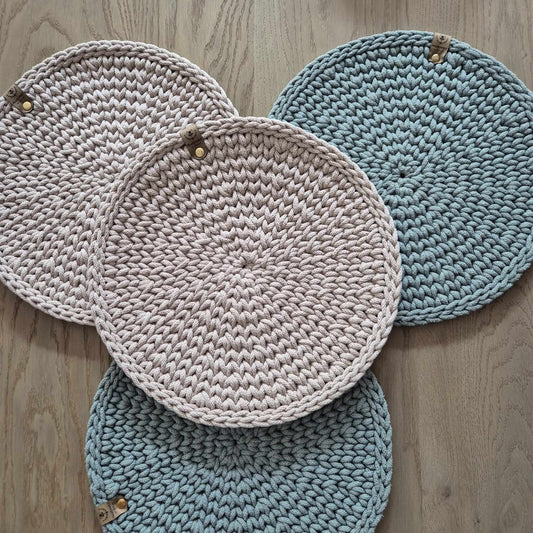 Untersetzer & Platzsets aus Baumwolle – Gehäkelte, nachhaltige Tischdeko aus recycelter Baumwolle - handgemacht von FRANZISWELT - 2024 - 