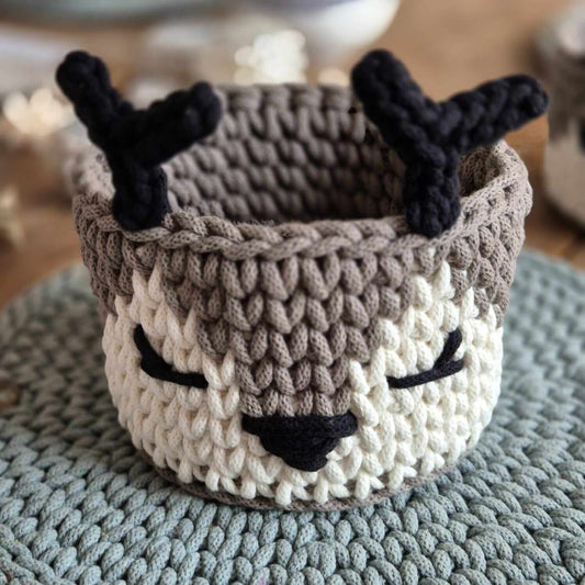 Rentierkorb aus Baumwolle – gehäkelte Weihnachtsdeko aus recycelter Baumwolle - handgemacht von FRANZISWELT - 2024 - 